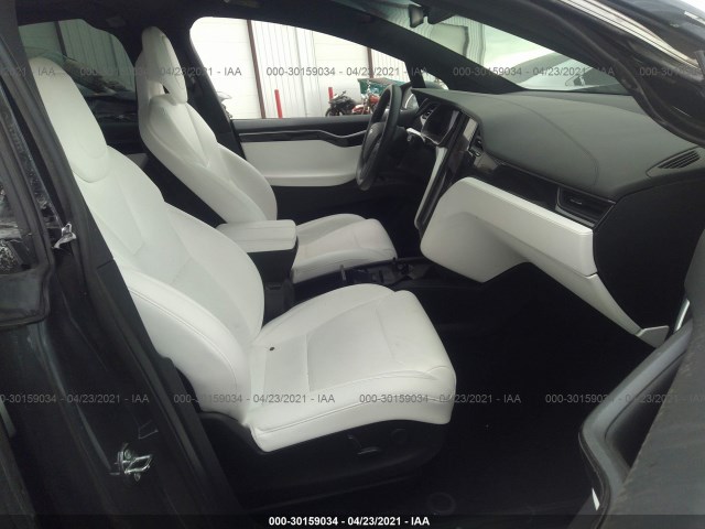 5YJXCBE24JF132631  tesla model x 2018 IMG 4