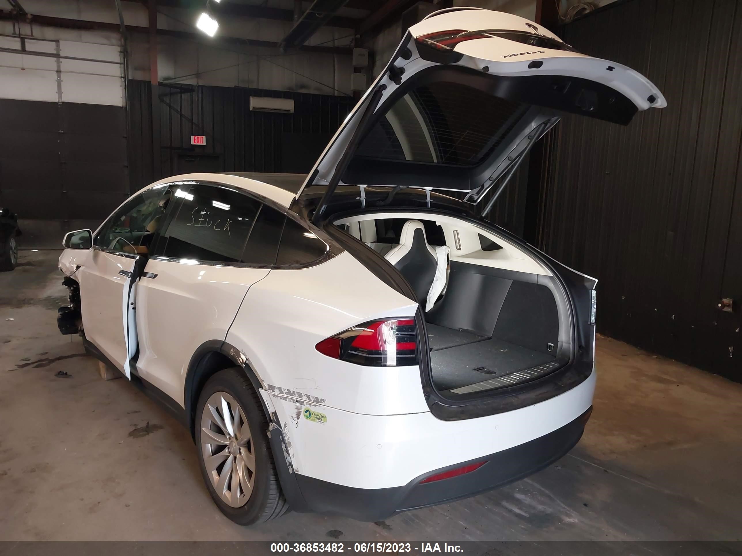 5YJXCBE25JF139555  tesla model x 2018 IMG 2