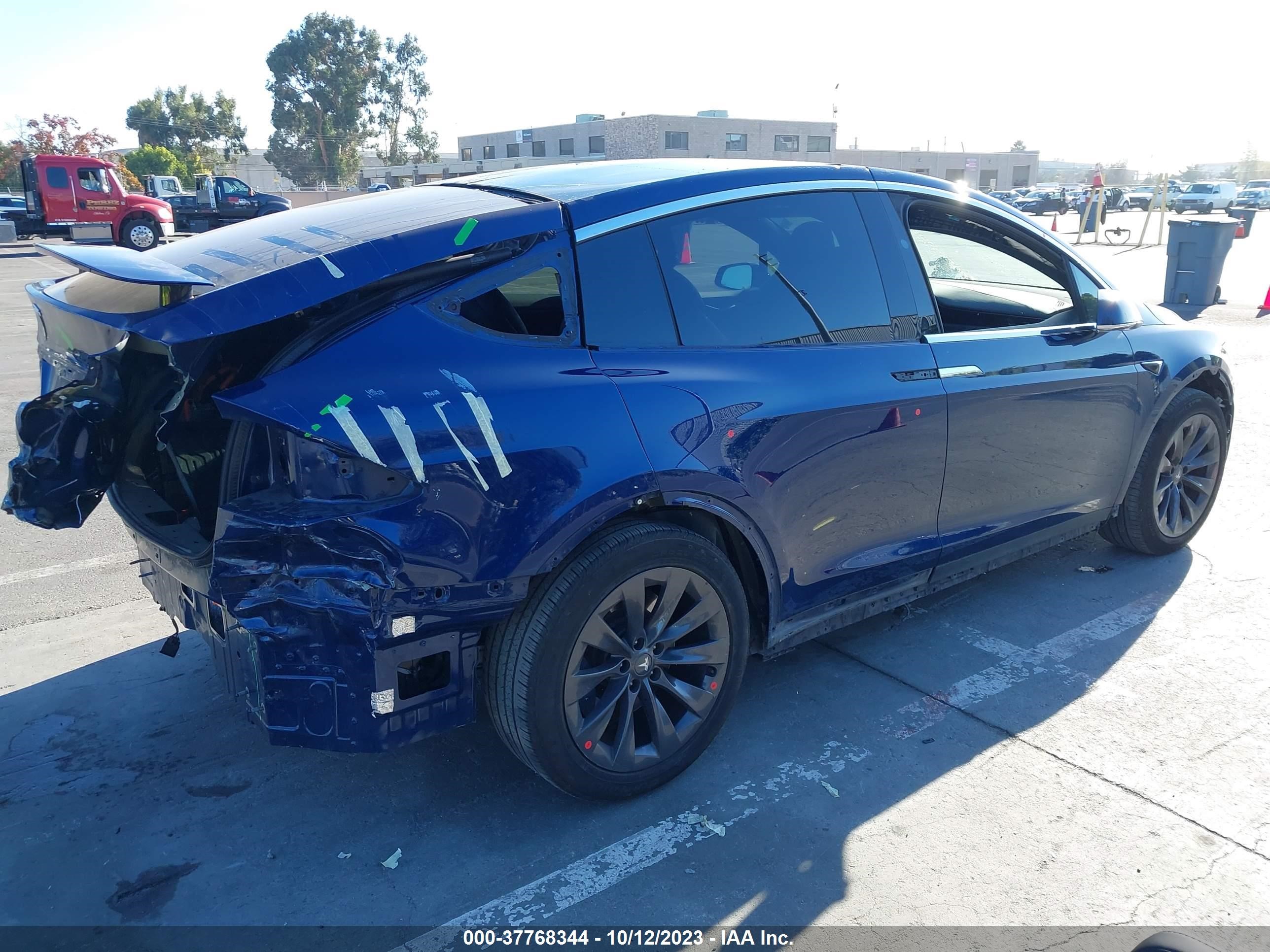 5YJXCBE26JF127463  tesla model x 2018 IMG 3