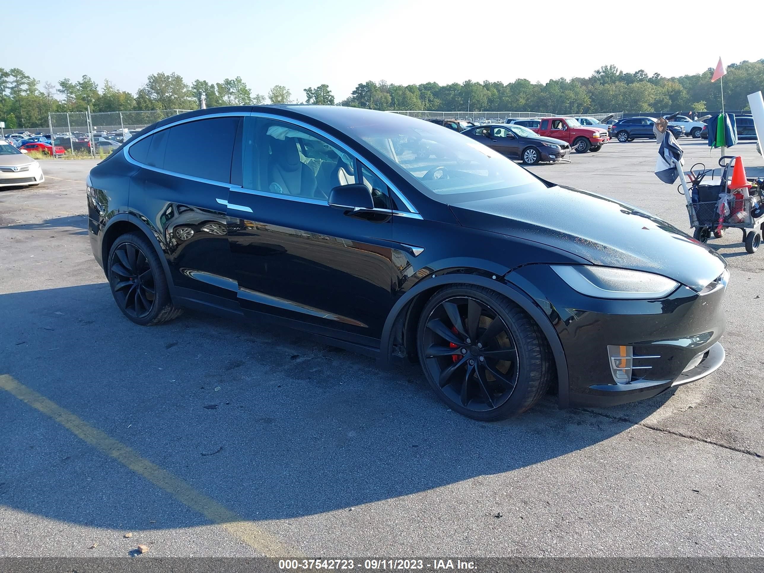 5YJXCBE4XJF103832  tesla model x 2018 IMG 0