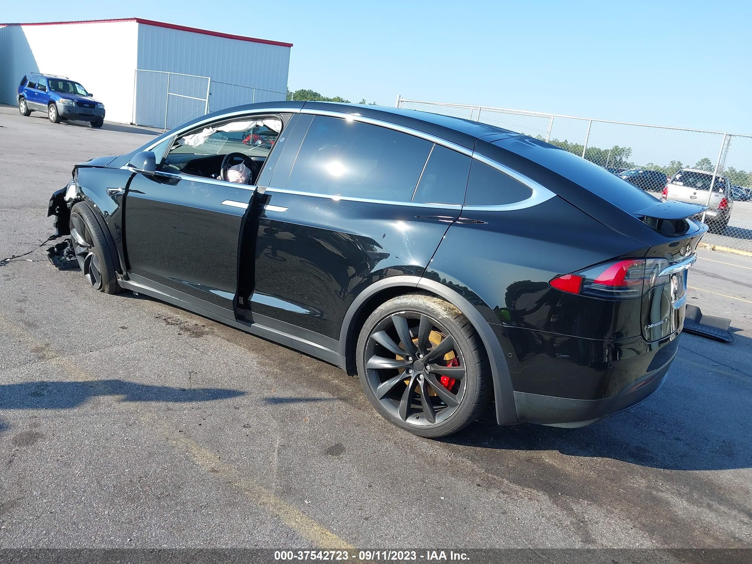 5YJXCBE4XJF103832  tesla model x 2018 IMG 2