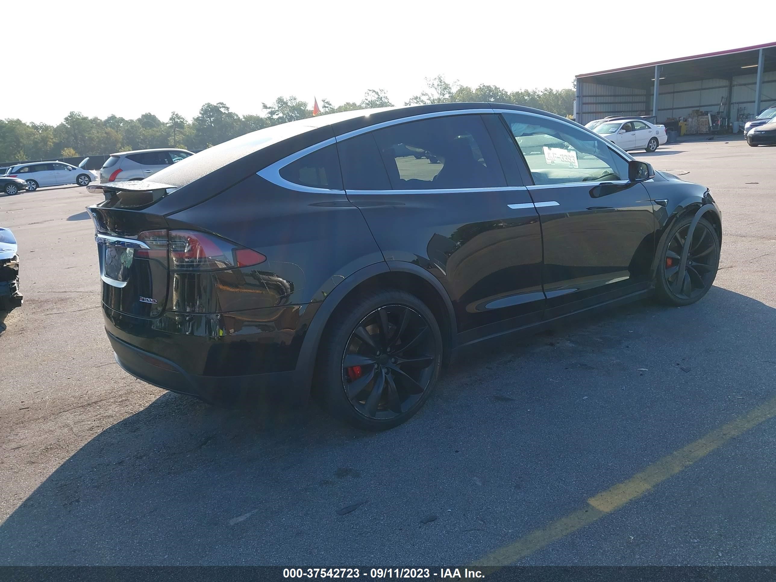 5YJXCBE4XJF103832  tesla model x 2018 IMG 3