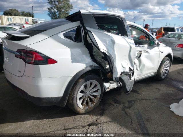 5YJXCDE21JF104507  tesla model x 2018 IMG 3