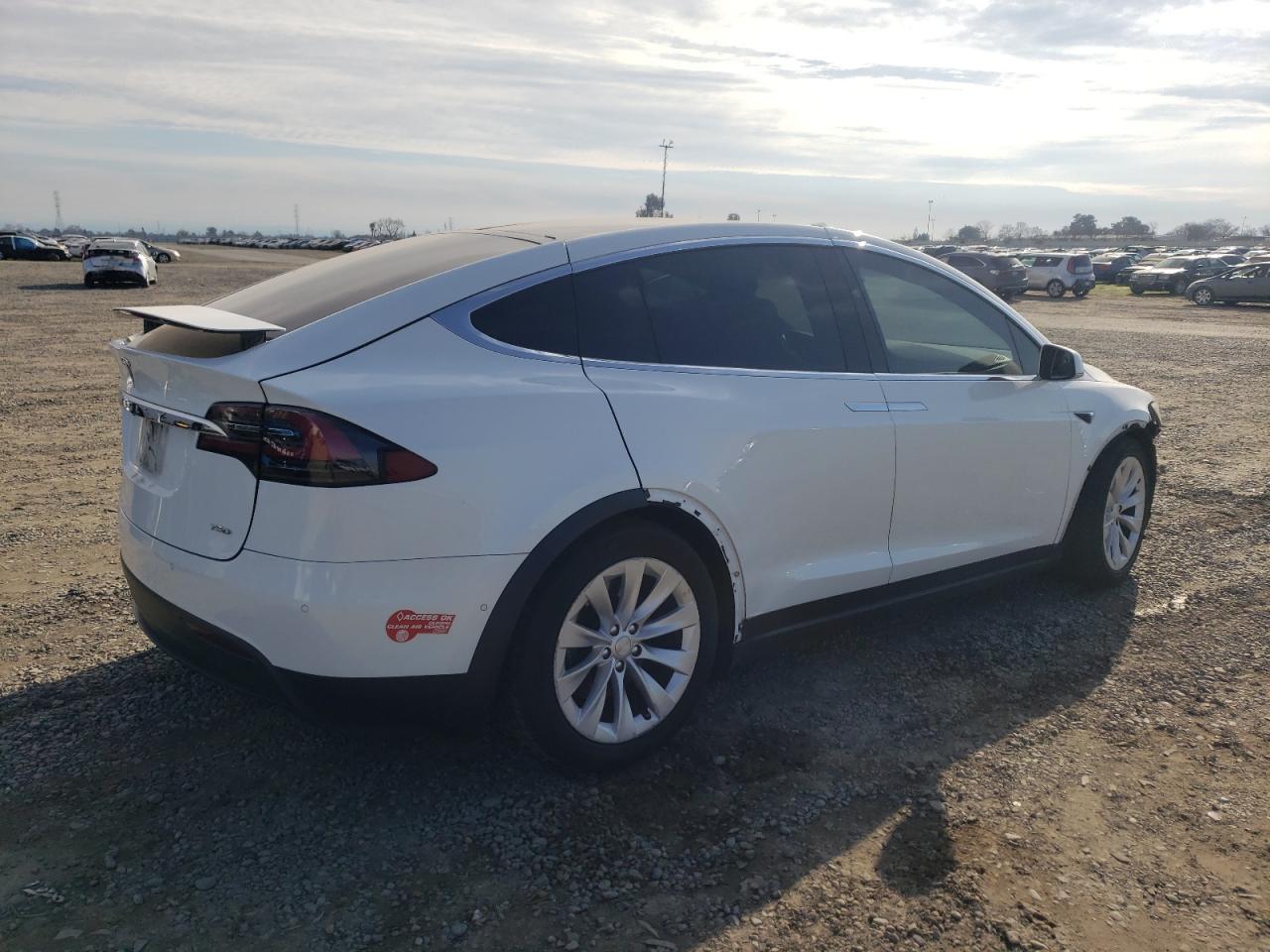 5YJXCDE22JF115516  tesla model x 2018 IMG 2