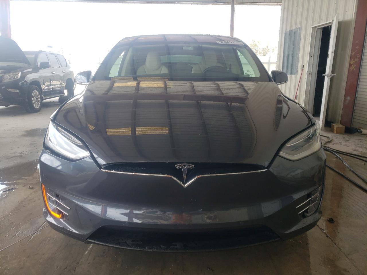 5YJXCDE27JF127466  tesla model x 2018 IMG 4