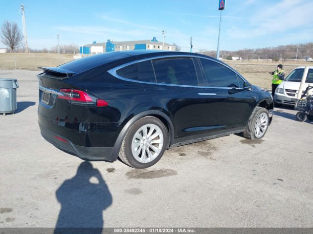 5YJXCDE28JF141411  tesla model x 2018 IMG 3