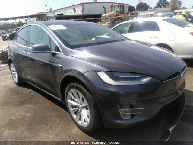 5YJXCBE2XKF196318  tesla model x 2019 IMG 0