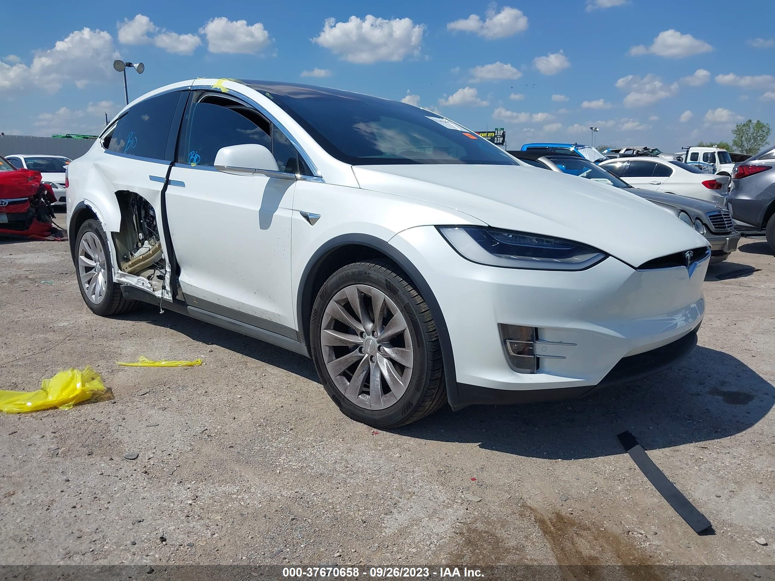 5YJXCDE25LF233336  tesla model x 2020 IMG 0