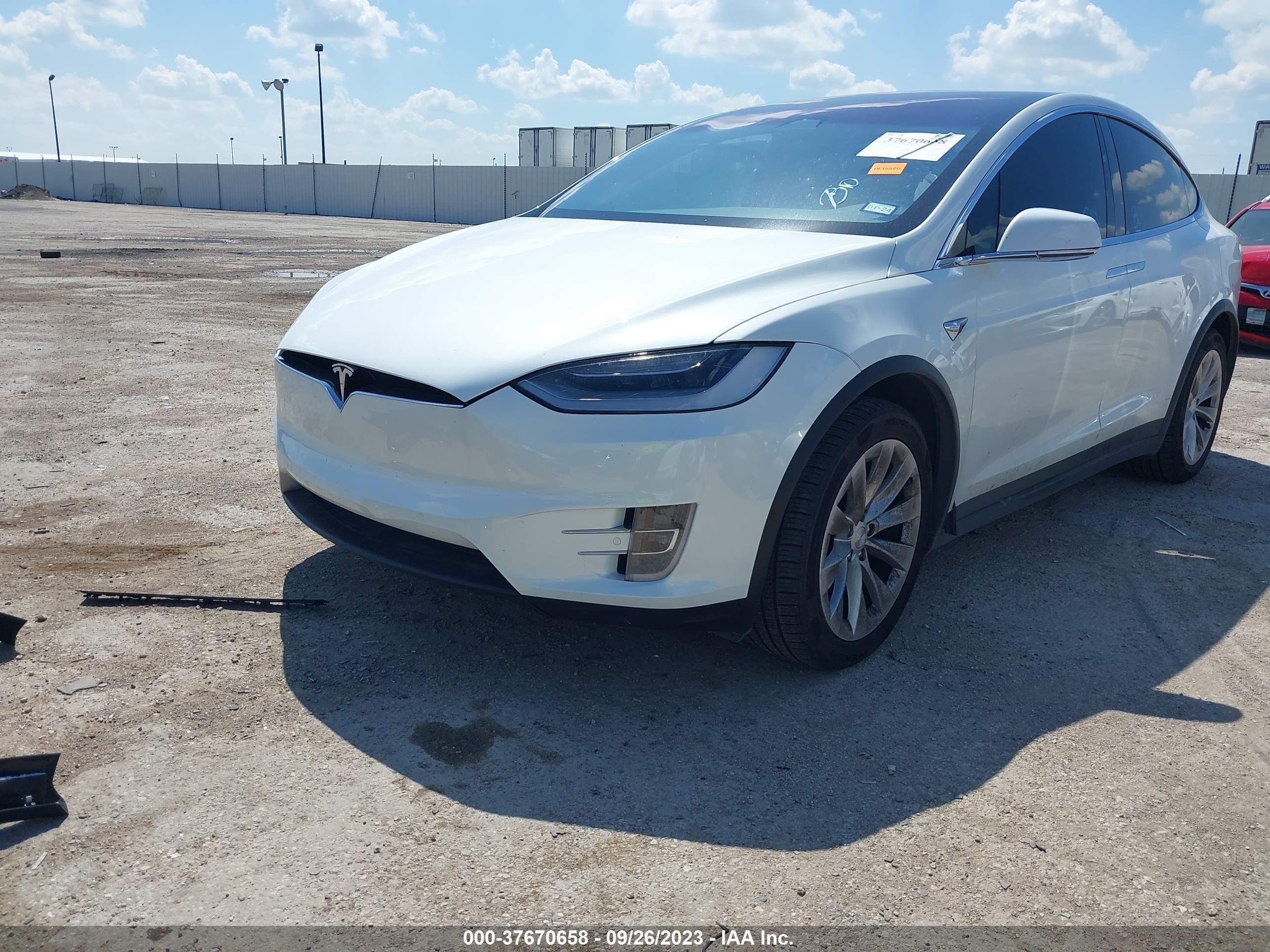 5YJXCDE25LF233336  tesla model x 2020 IMG 1