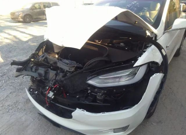 5YJXCDE28LF236702  tesla model x 2020 IMG 5