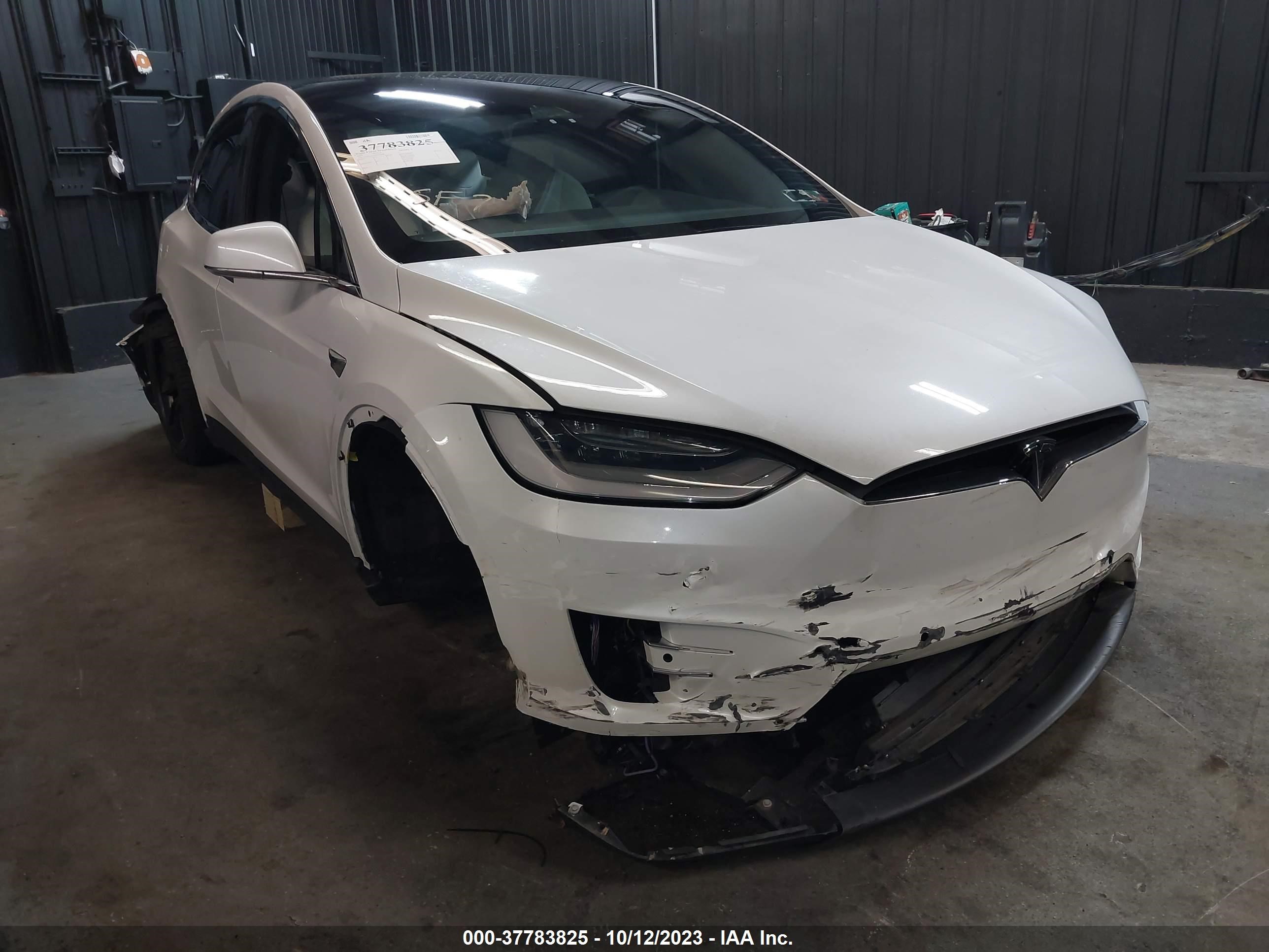 5YJXCAE24MF324081  tesla model x 2020 IMG 0