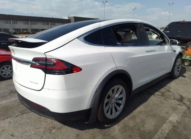 5YJXCBE28LF275648  tesla model x 2020 IMG 3