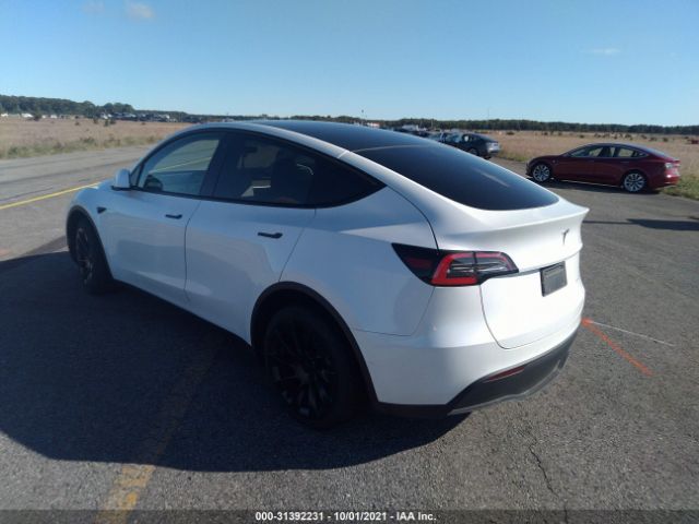 5YJYGDEE0LF048758  tesla model y 2020 IMG 2