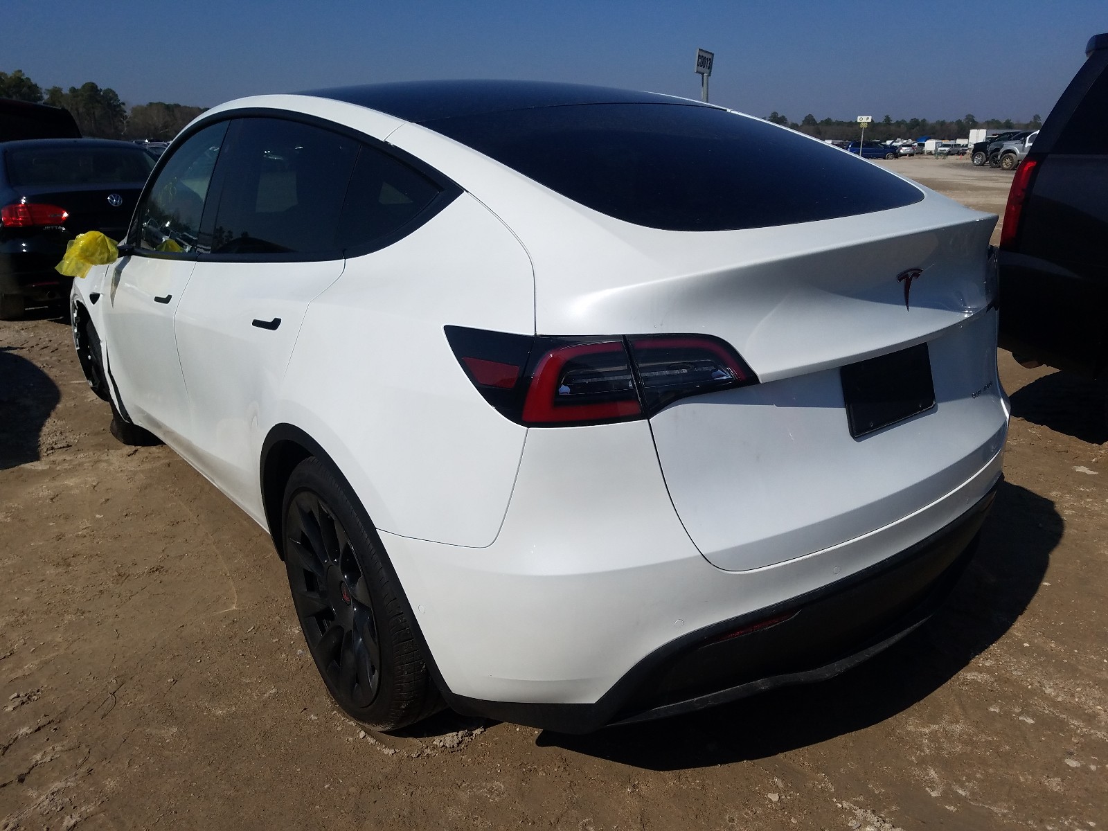 5YJYGDEE1LF011167  tesla model y 2020 IMG 2