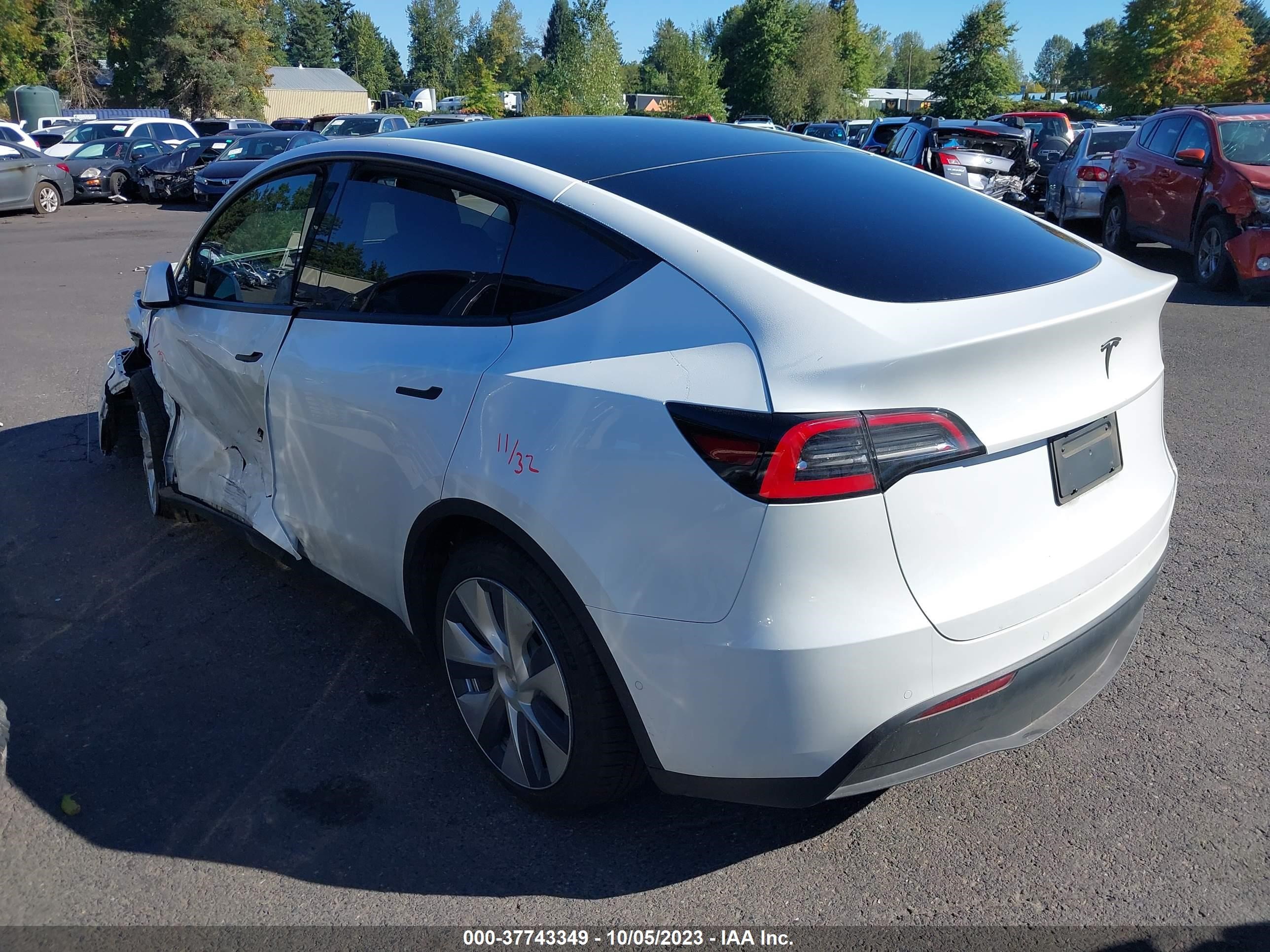 5YJYGDEE5LF055561  tesla model y 2020 IMG 2