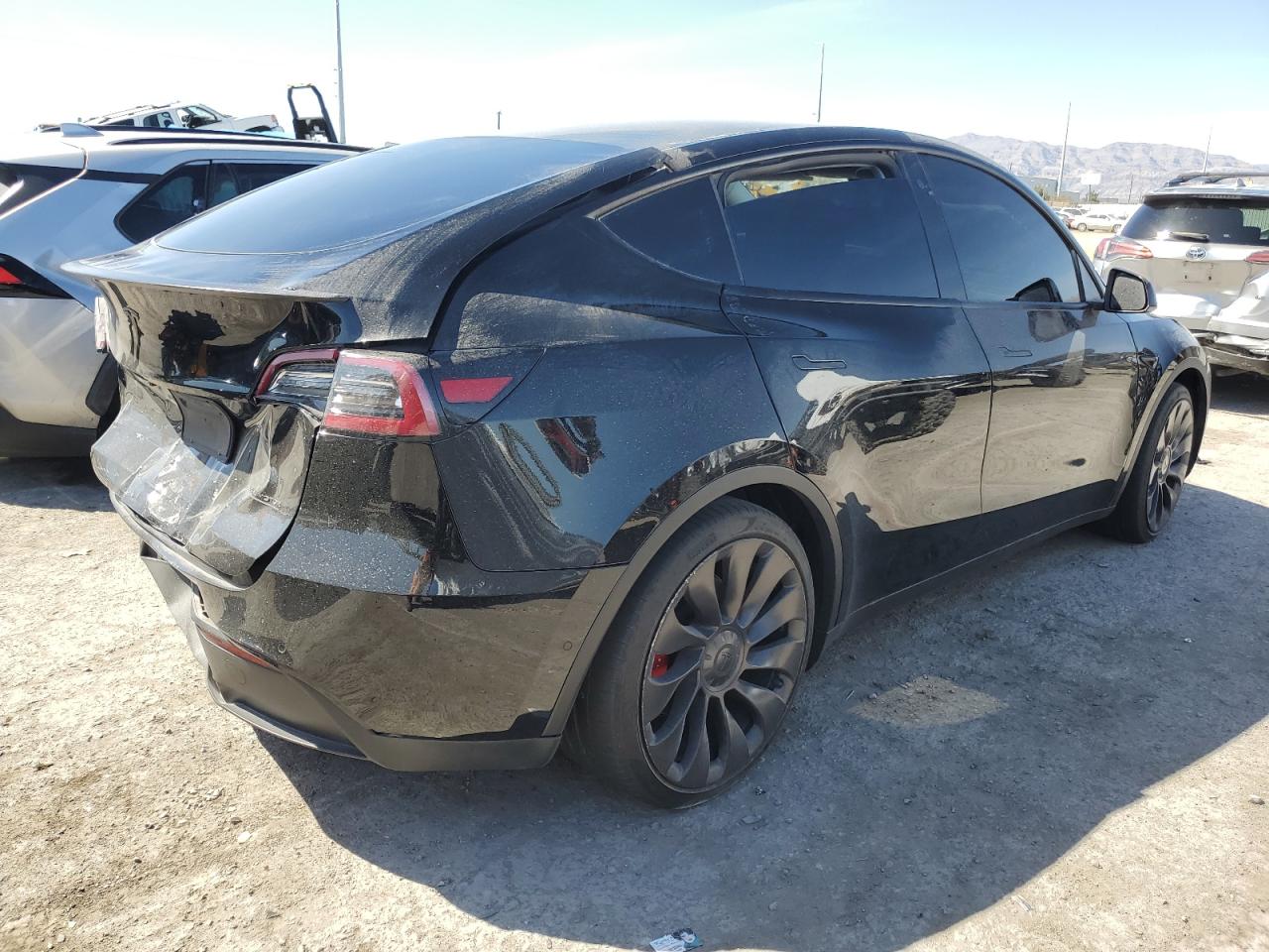 5YJYGDEF3LF017299  tesla model y 2020 IMG 2