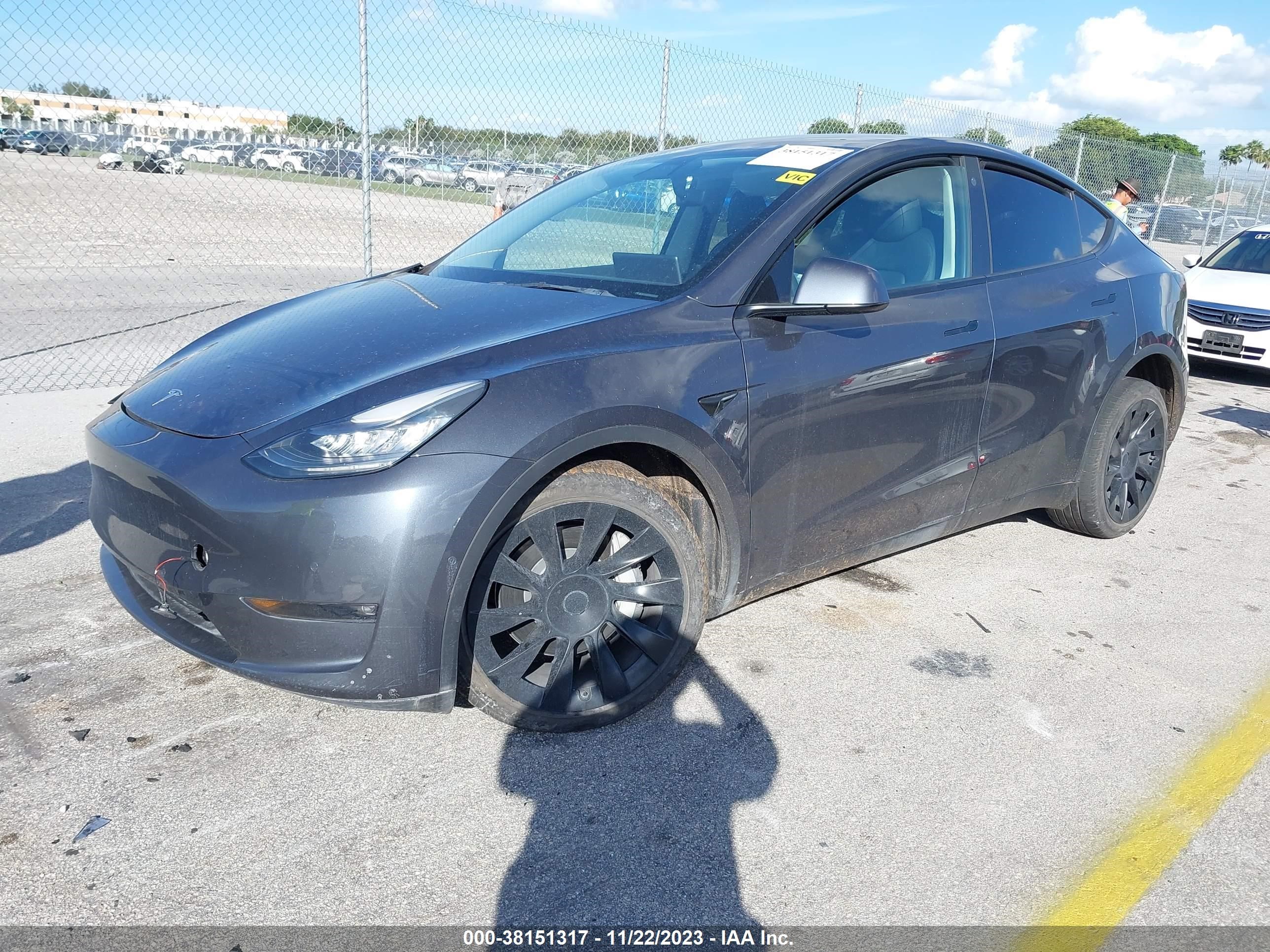 5YJYGAEE9MF143609  tesla model y 2021 IMG 1