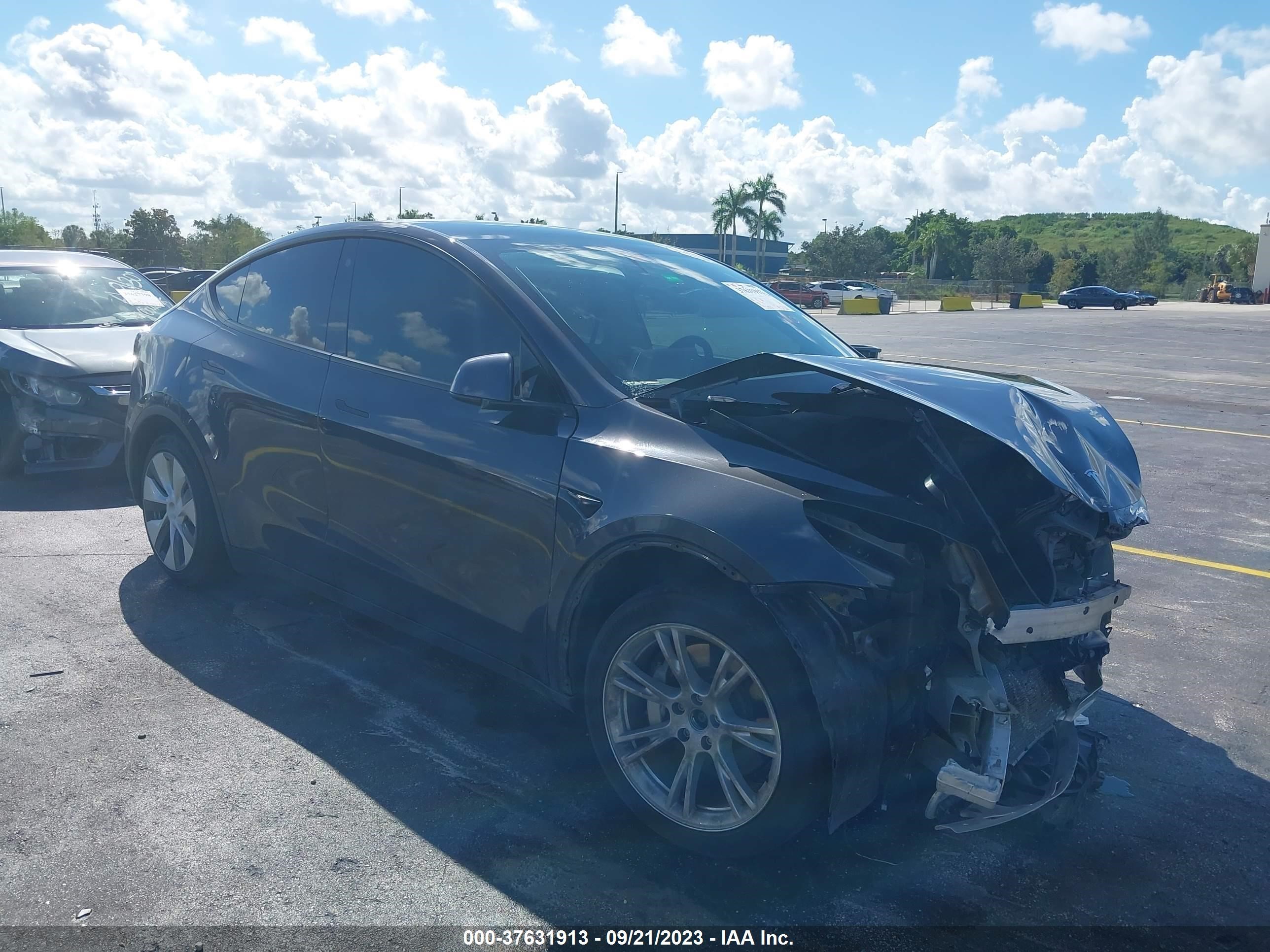 5YJYGAEEXMF228684  tesla model y 2021 IMG 0