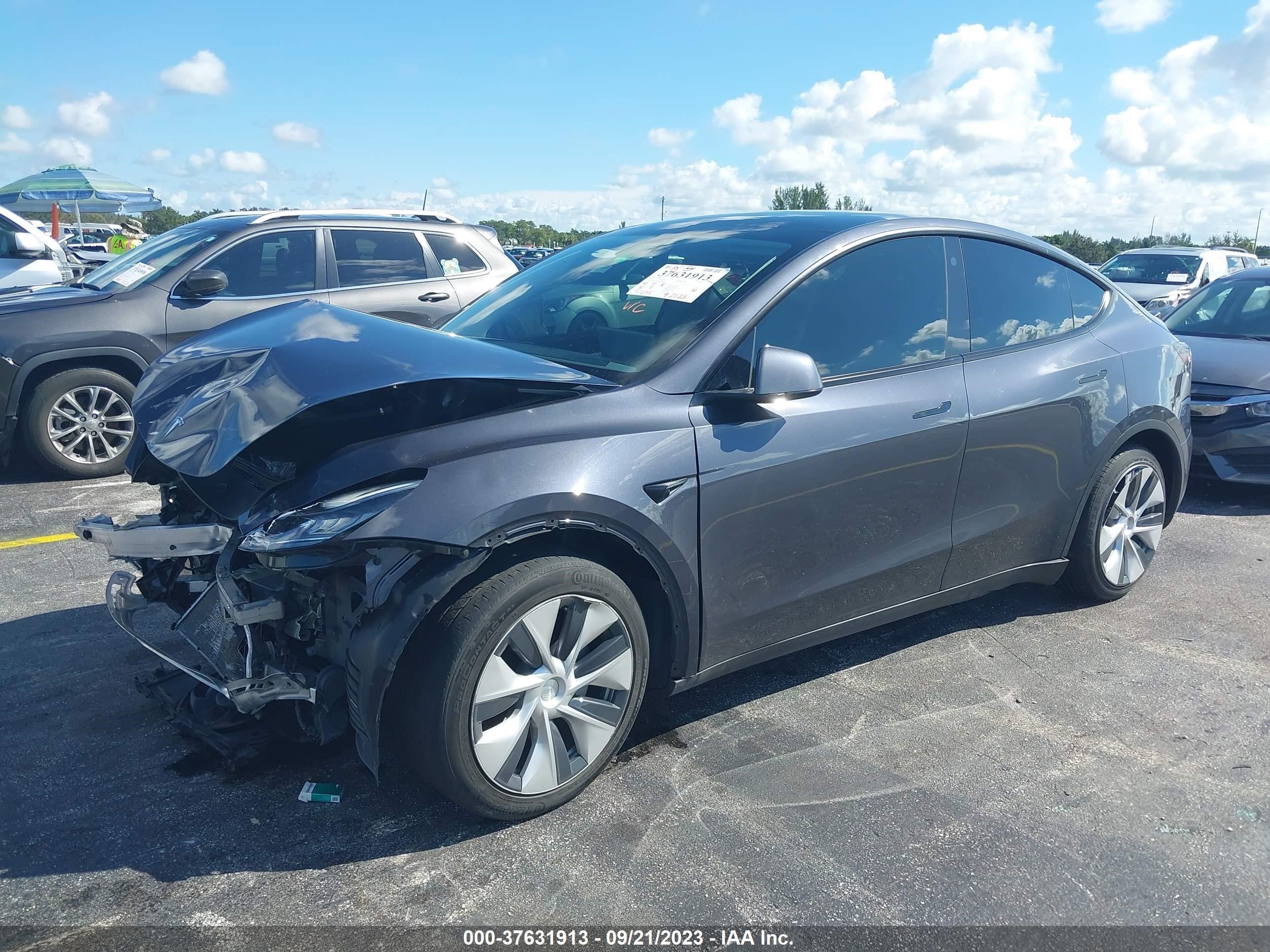 5YJYGAEEXMF228684  tesla model y 2021 IMG 1