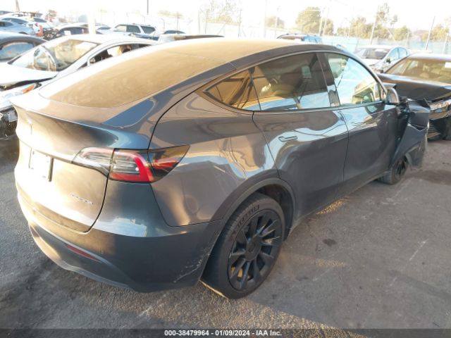 5YJYGDEE0MF160588  tesla model y 2021 IMG 3