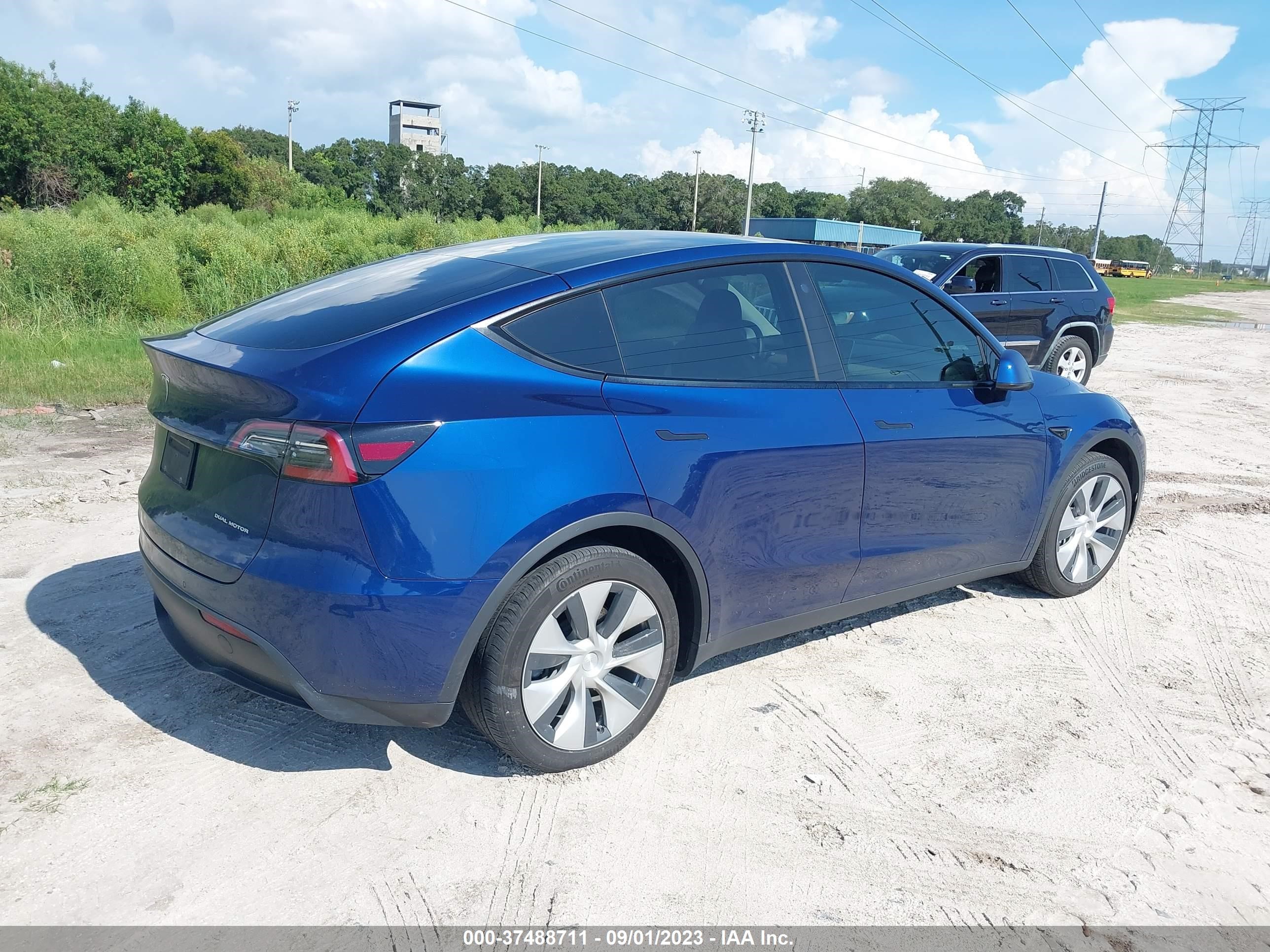 5YJYGDEE0MF173728  tesla model y 2021 IMG 3