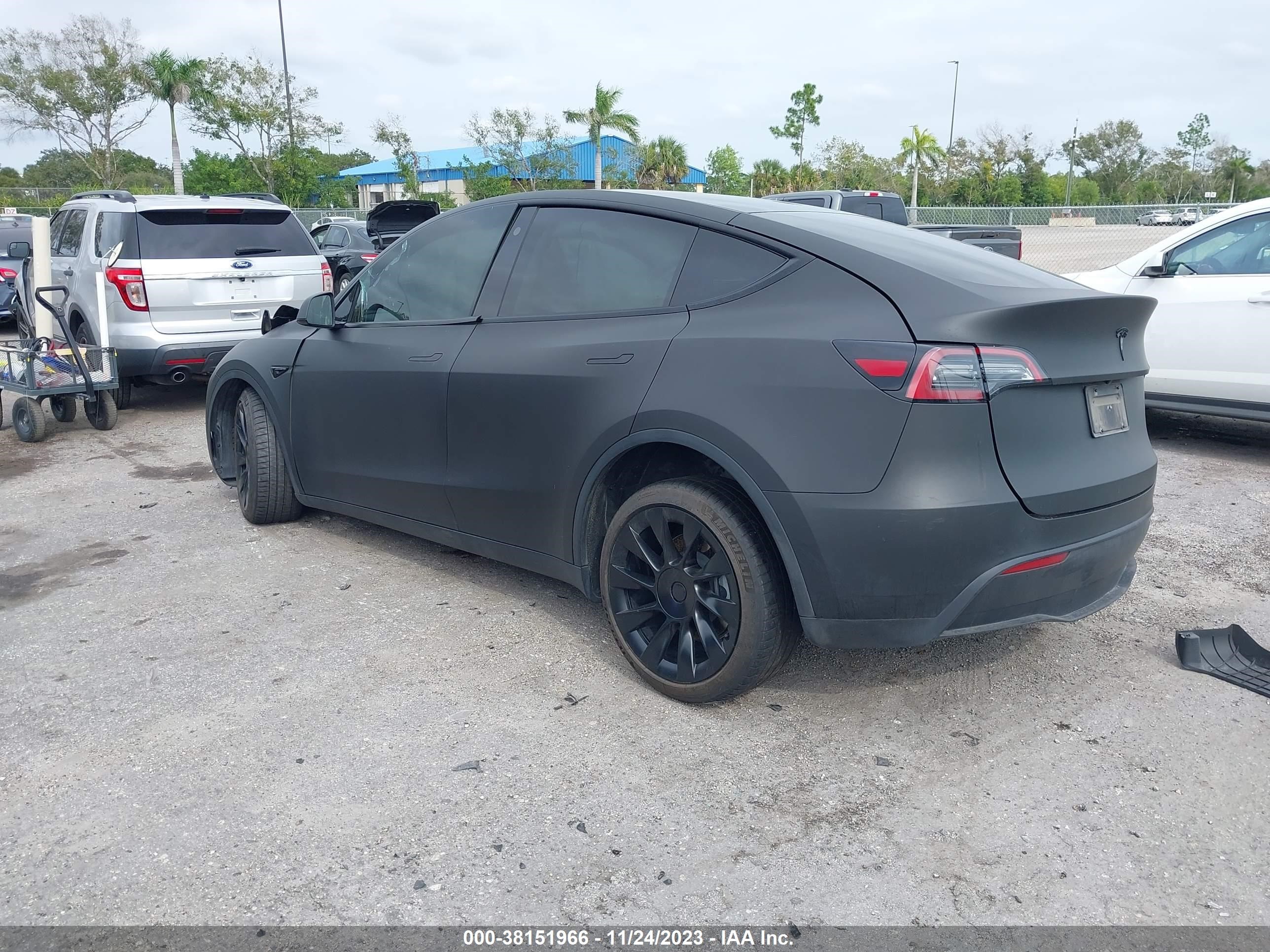 5YJYGDEE0MF278236  tesla model y 2021 IMG 2