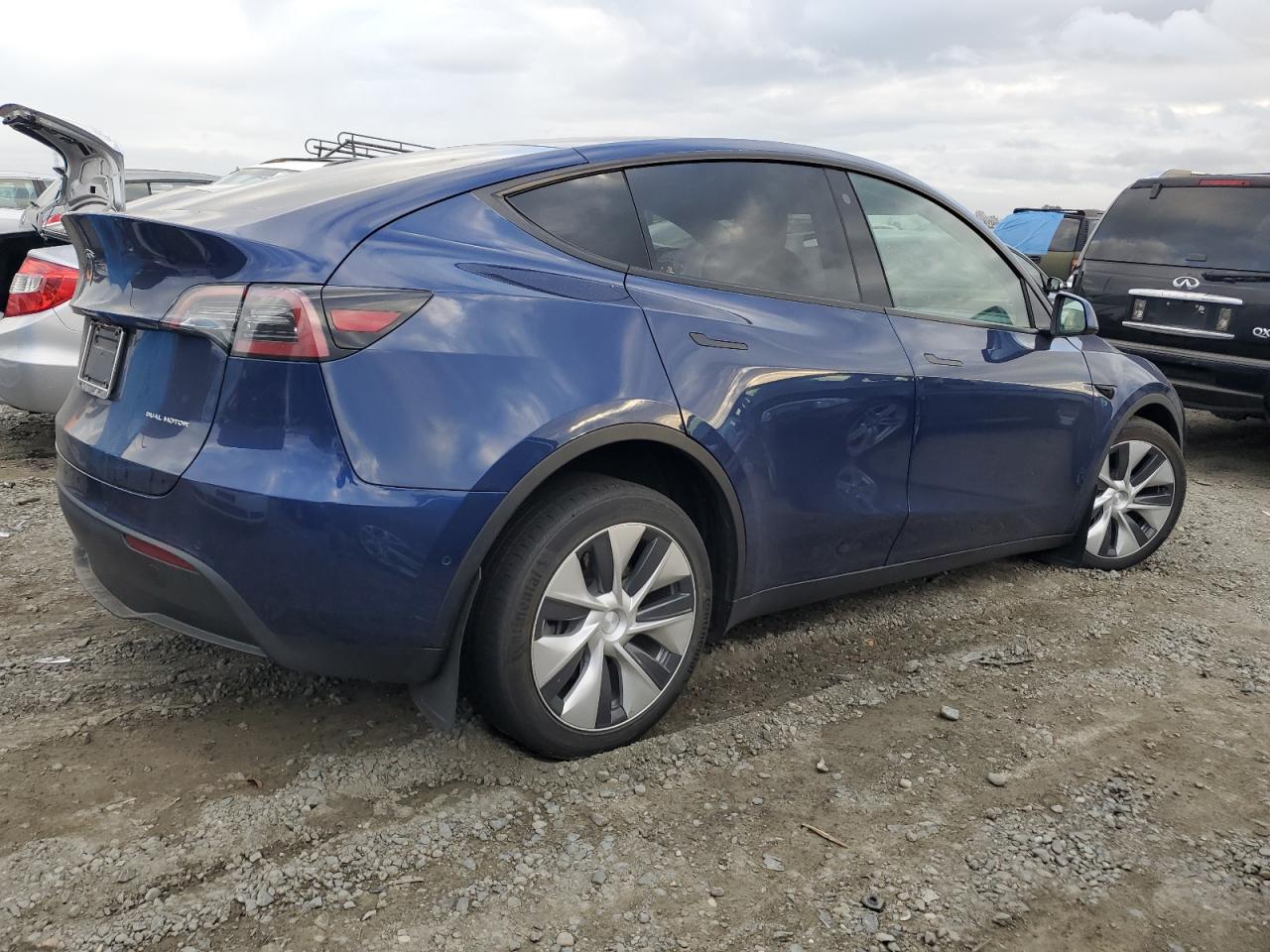 5YJYGDEE1MF204887  tesla model y 2021 IMG 2