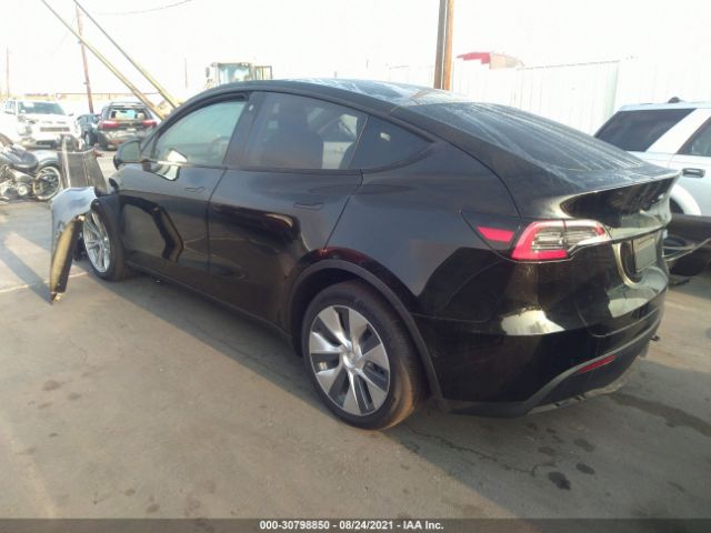 5YJYGDEE3MF122062  tesla model y 2021 IMG 2