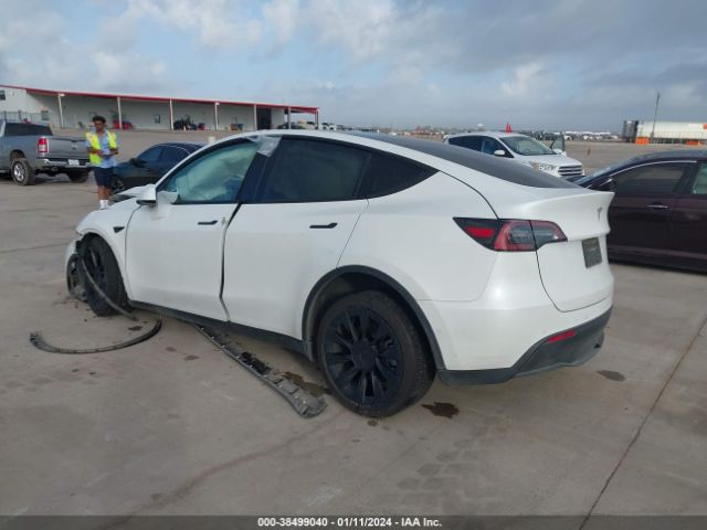 5YJYGDEE4MF210828  tesla model y 2021 IMG 2