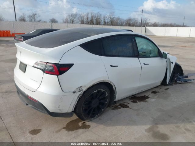 5YJYGDEE4MF210828  tesla model y 2021 IMG 3