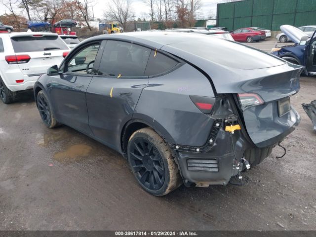 5YJYGDEE5MF125514  tesla model y 2021 IMG 2