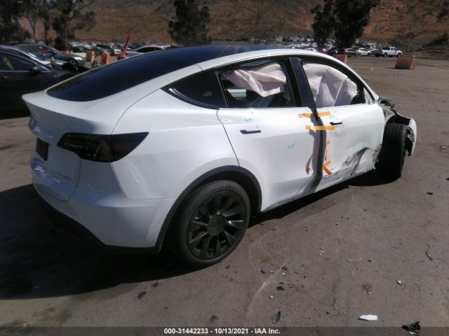 5YJYGDEE8MF216860  tesla model y 2021 IMG 3