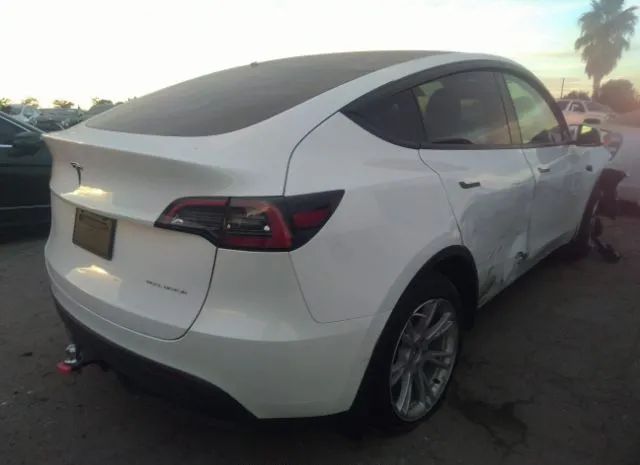 5YJYGDEE9MF282897  tesla model y 2021 IMG 3