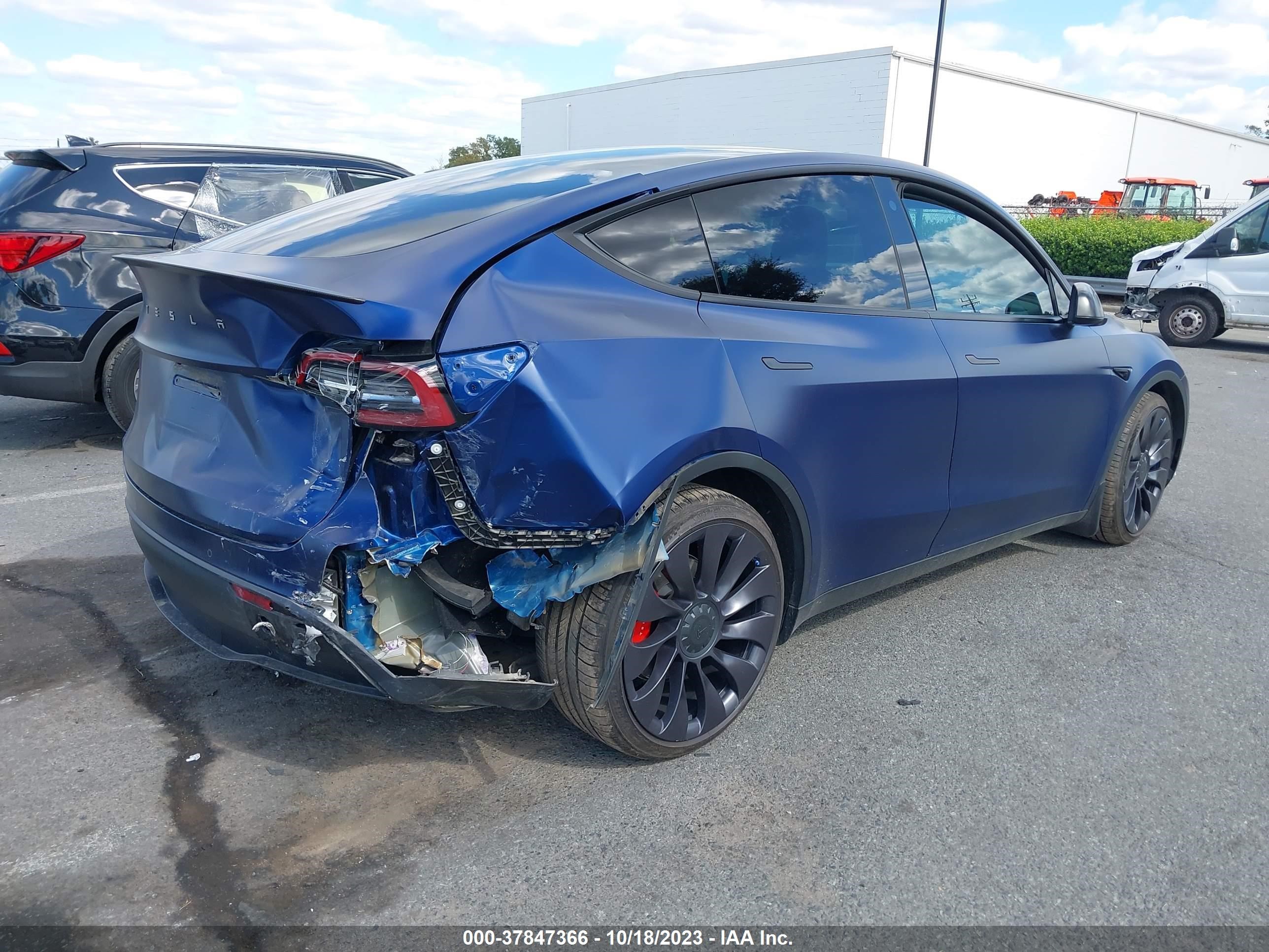 5YJYGDEF0MF230454  tesla model y 2021 IMG 3