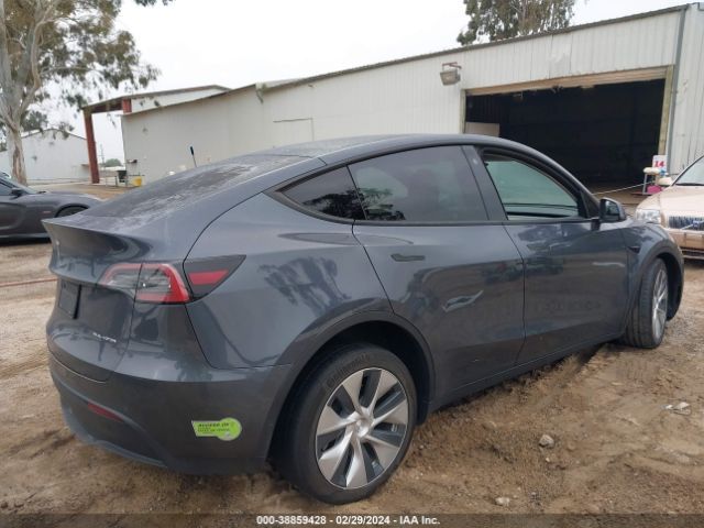 7SAYGDEE2NF320880  tesla model y 2022 IMG 3