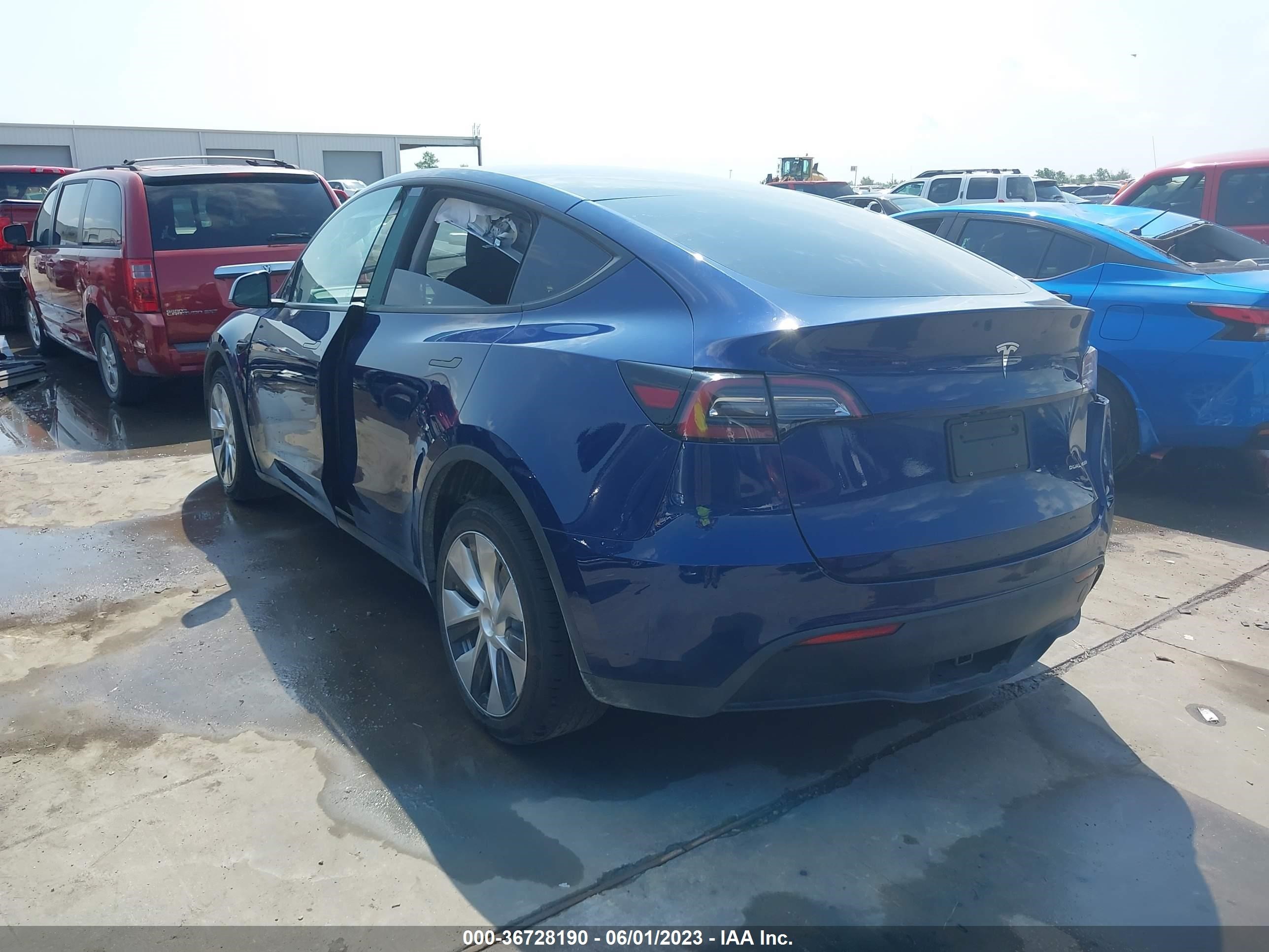 7SAYGDEE2NF322211  tesla model y 2021 IMG 2