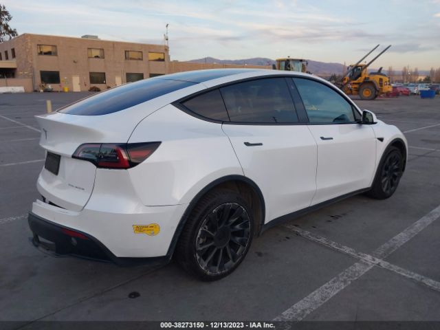 7SAYGDEE9NF341239  tesla model y 2021 IMG 3