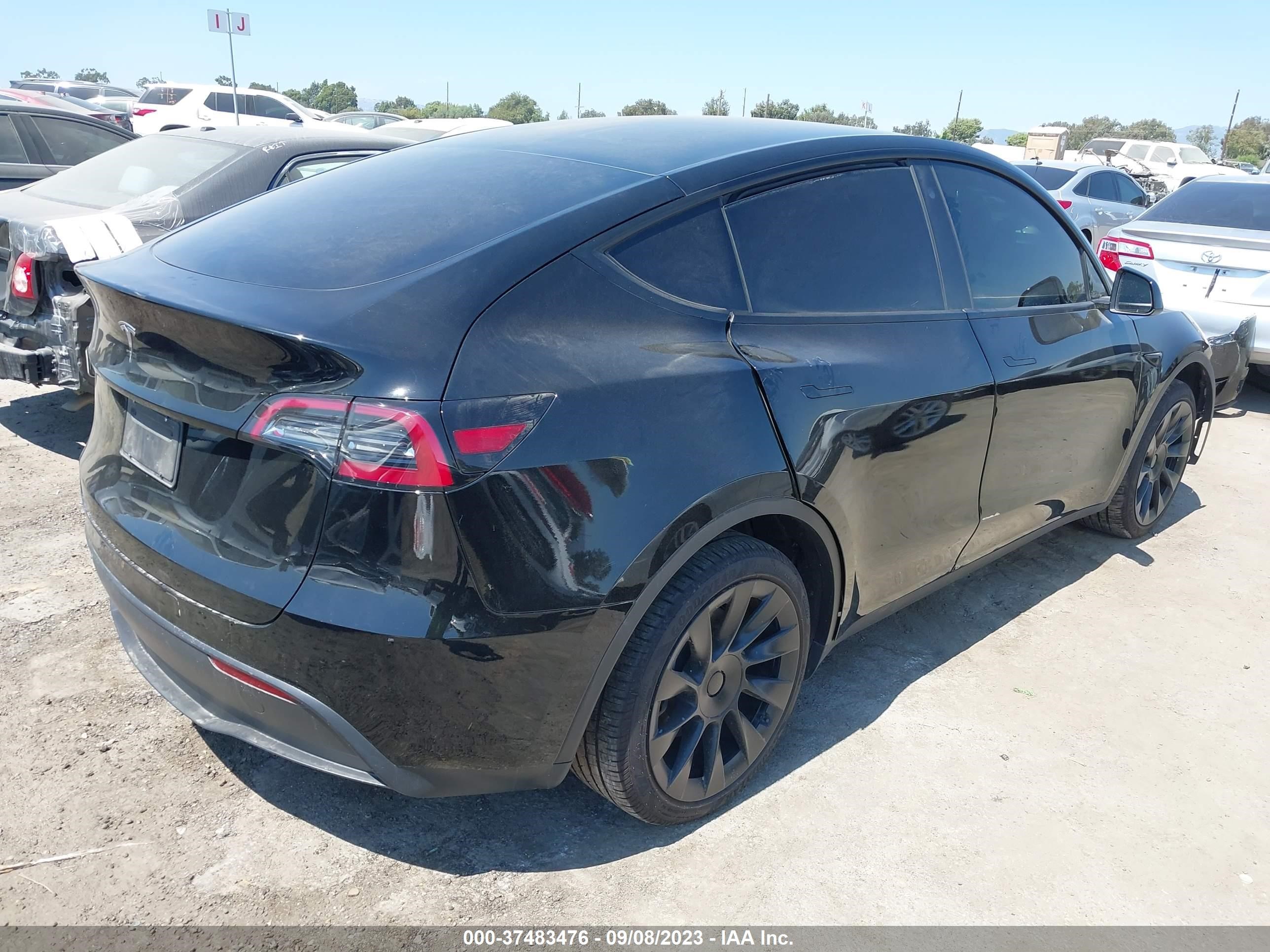 7SAYGAEE5PF606028  tesla model y 2023 IMG 3