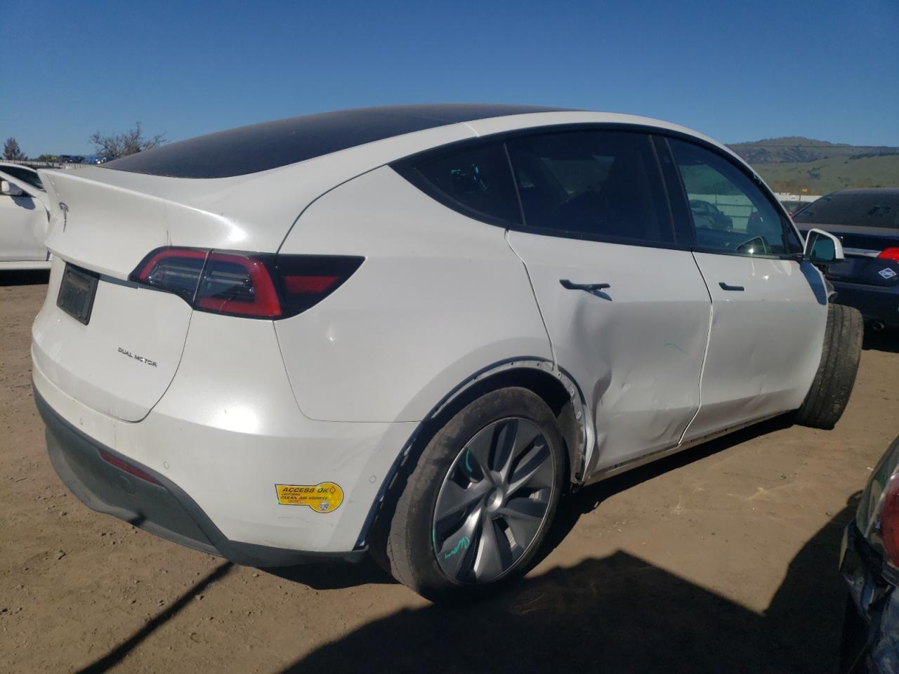 7SAYGDEE0NF440015  tesla model y 2022 IMG 2