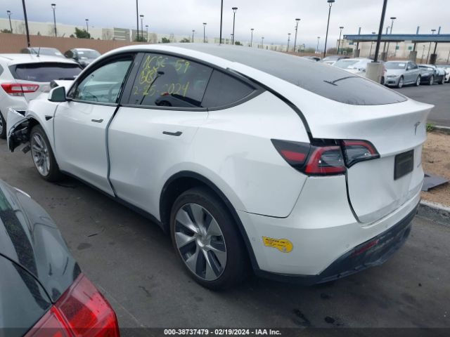 7SAYGDEE2NF360764  tesla model y 2022 IMG 2