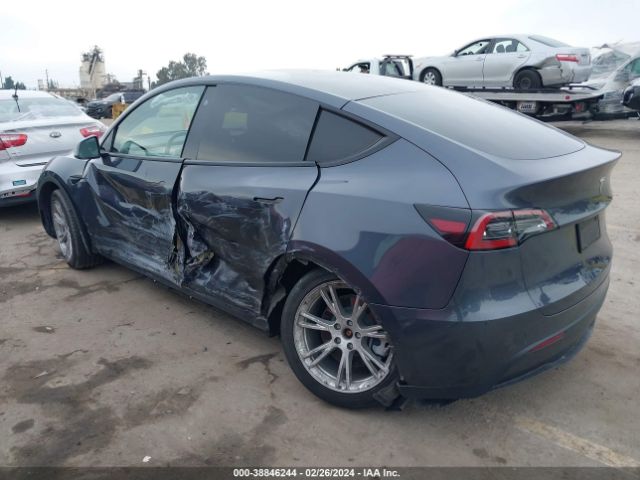 7SAYGDEE2NF362952  tesla model y 2022 IMG 2