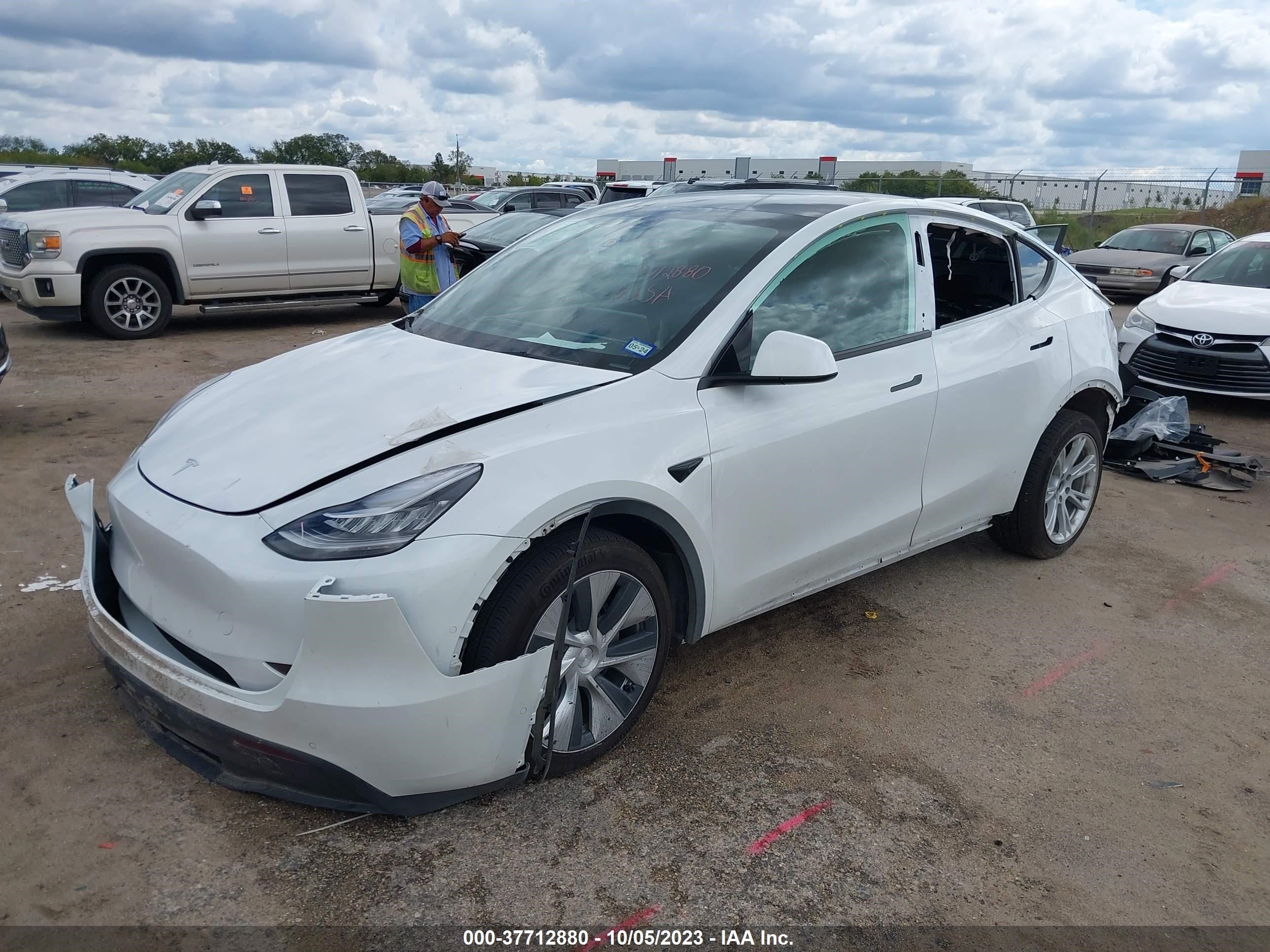 7SAYGDEE2NF440565  tesla model y 2022 IMG 1