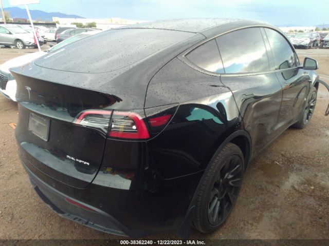 7SAYGDEE3NA004191  tesla model y 2022 IMG 3