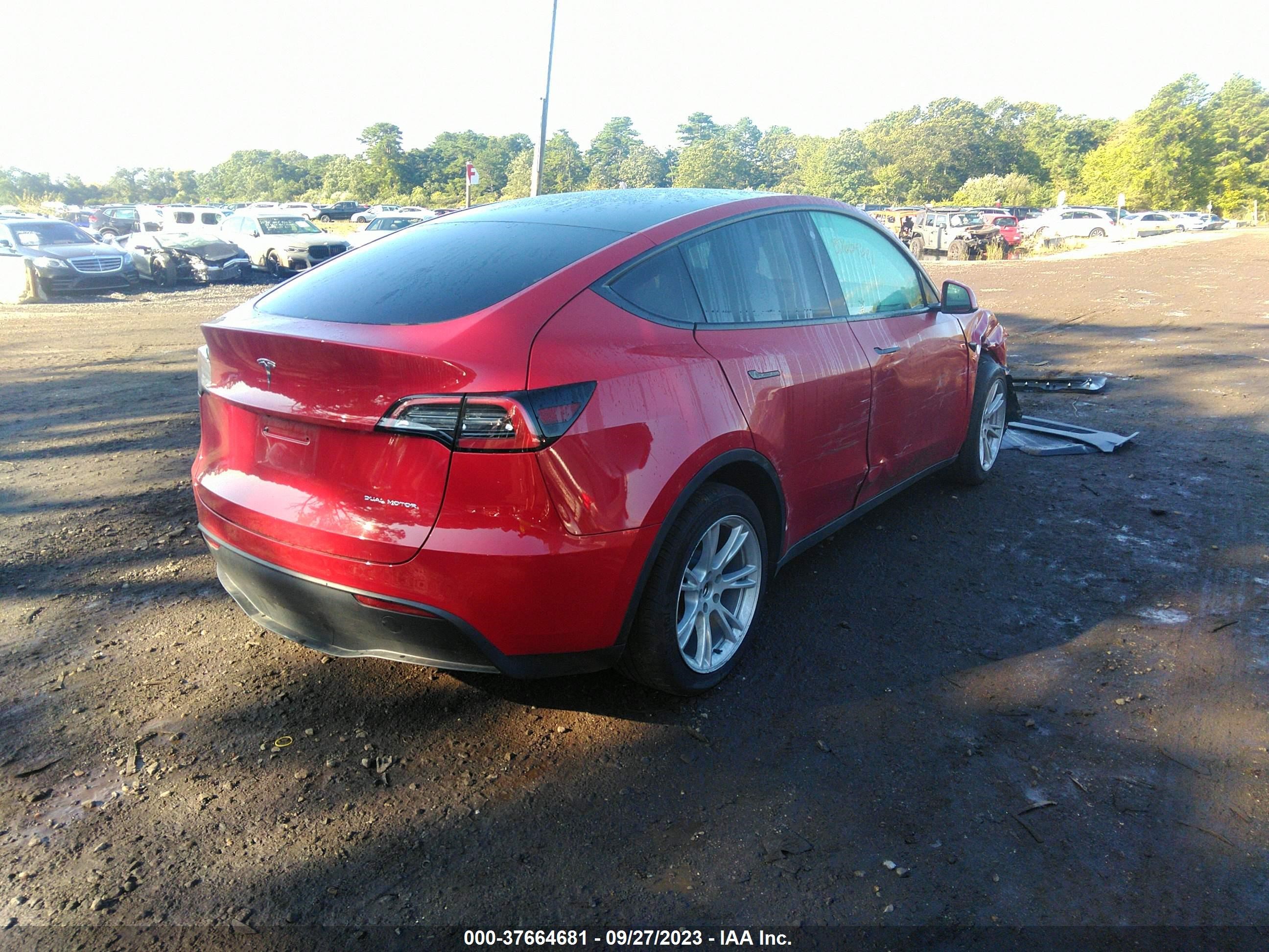 7SAYGDEE5NF462091  tesla model y 2022 IMG 3