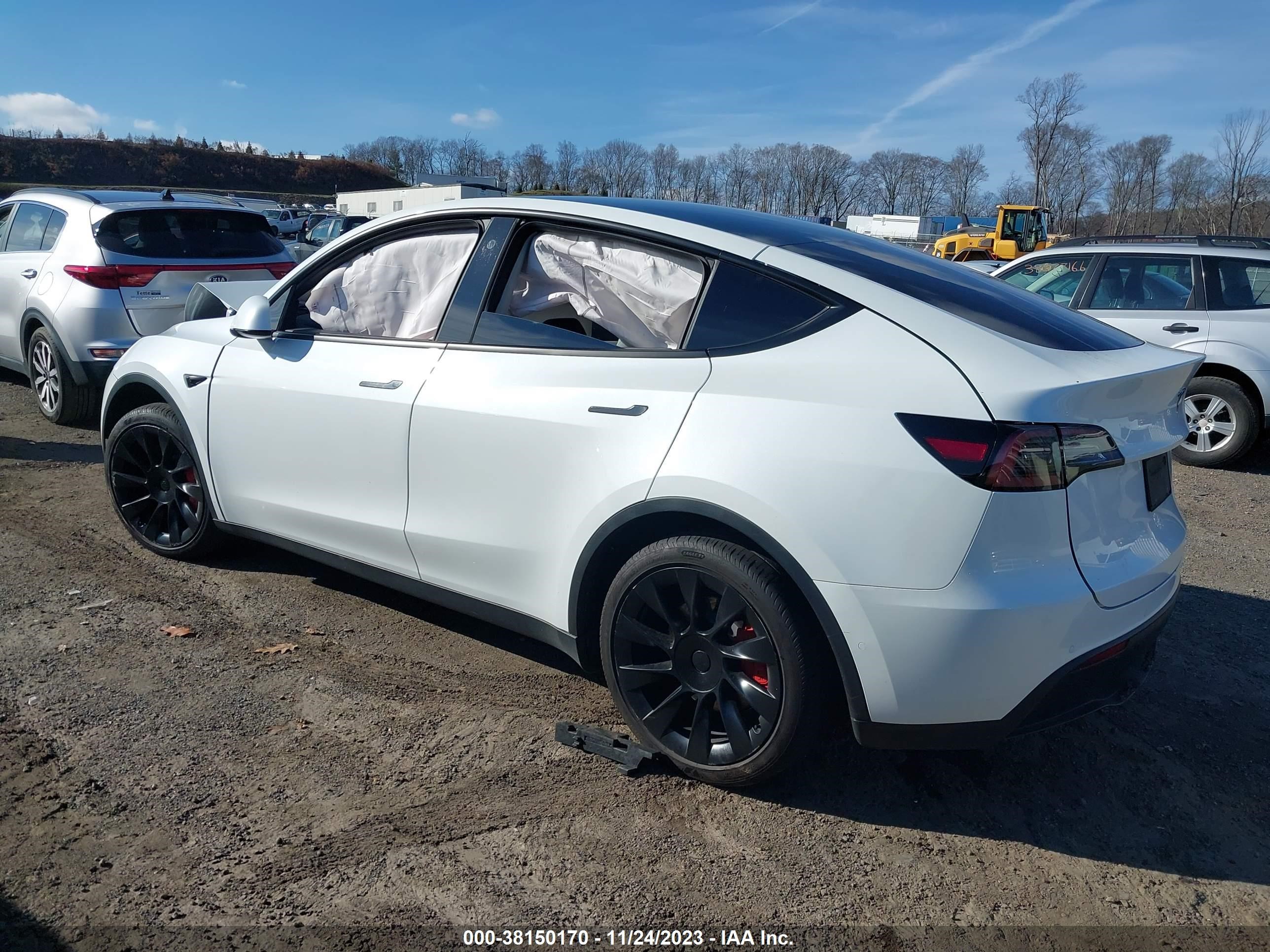 7SAYGDEE7NF339537  tesla model y 2022 IMG 2