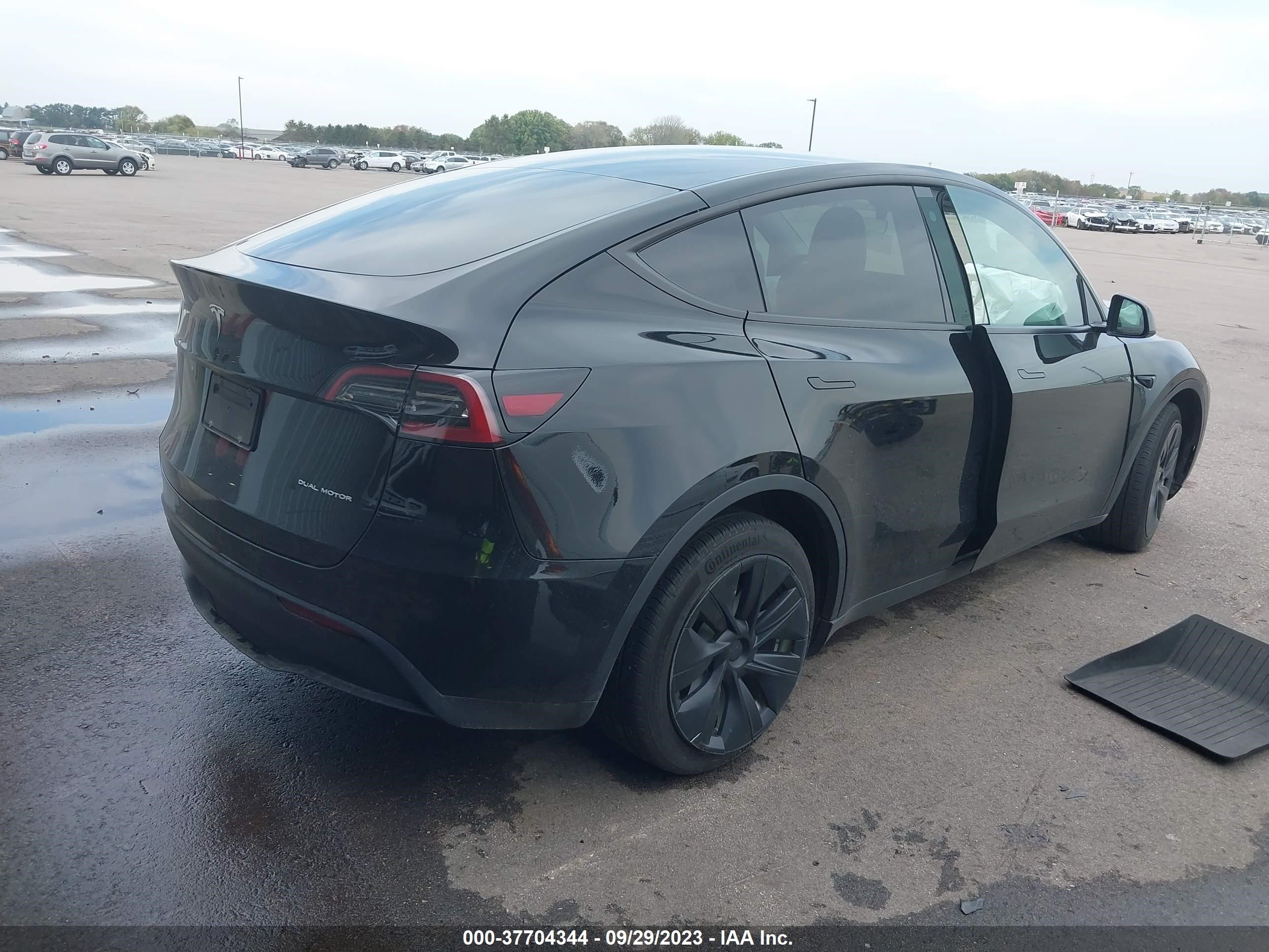 7SAYGDEE8NF322682  tesla model y 2022 IMG 3