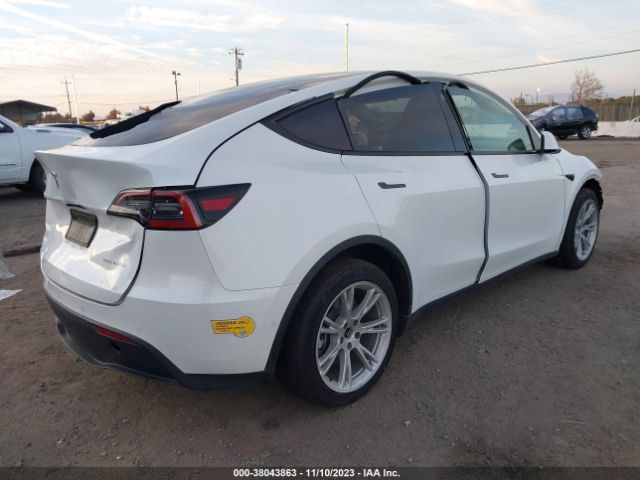 7SAYGDEE8NF518797  tesla model y 2022 IMG 3