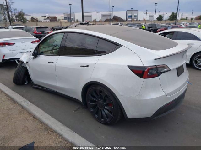 7SAYGDEF8NF558628  tesla model y 2022 IMG 2