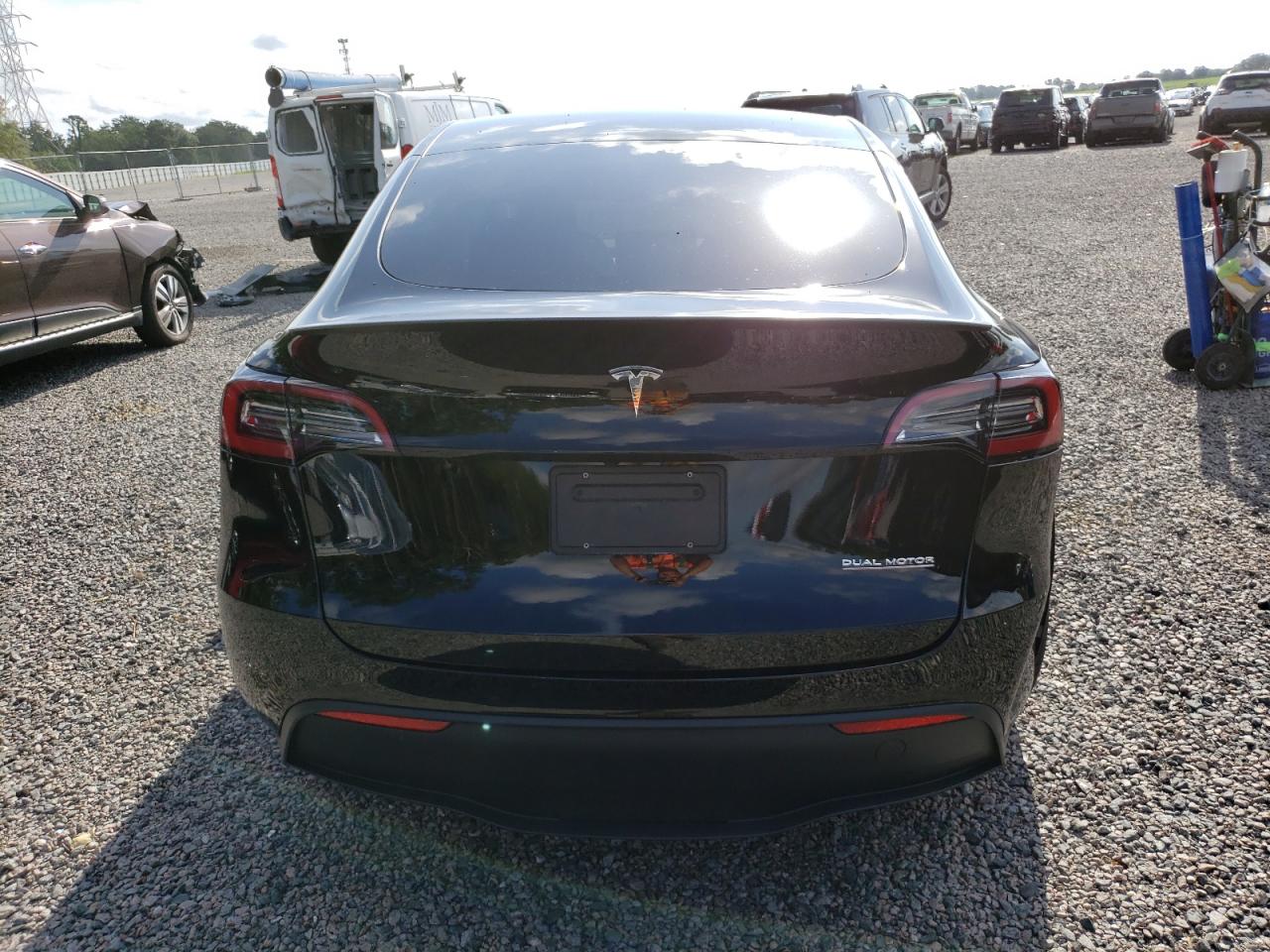 7SAYGDEF9NF505632  tesla model y 2022 IMG 5