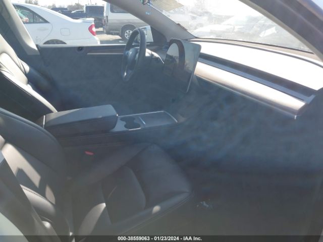 7SAYGDEF9NF537027  tesla model y 2022 IMG 4